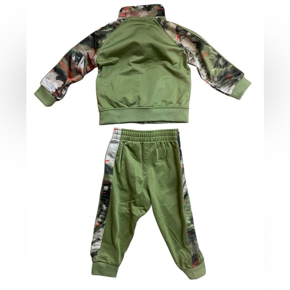 Nike Green Camo Tracksuit 12mo - Picture 4 of 4